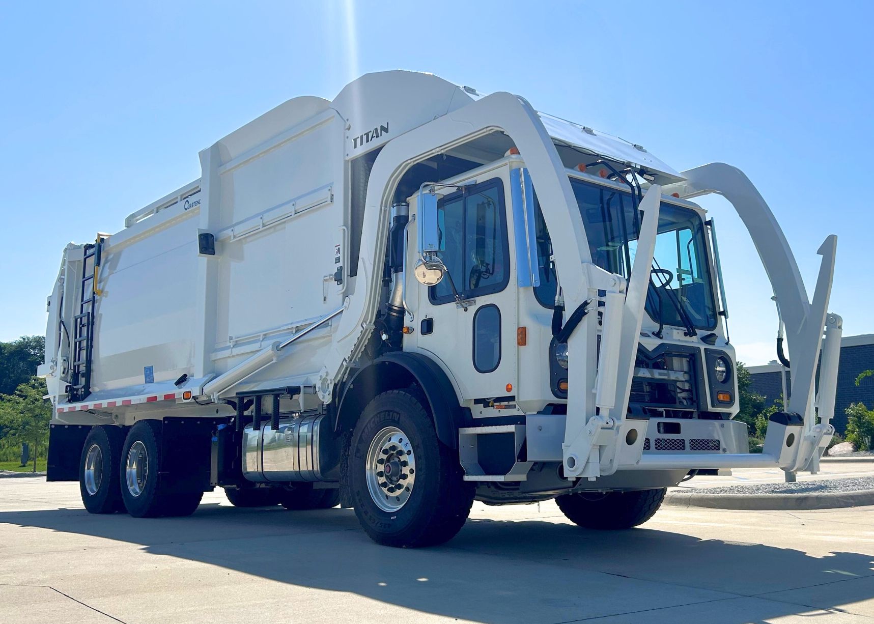 Curbtender-Phoenix-Rear-Loader-Refuse-Truck