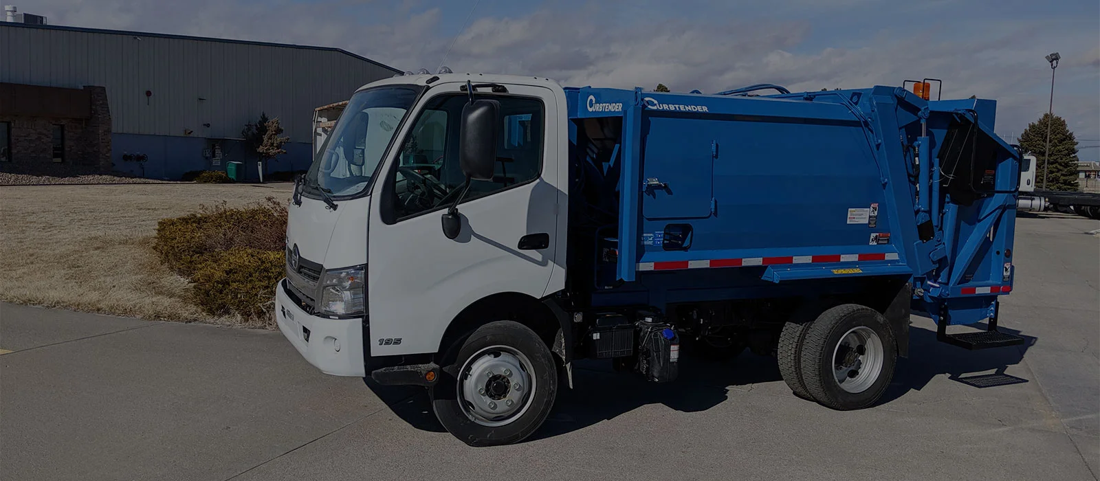 Front-Page-Curbtender-Quantum-Rear-Loader